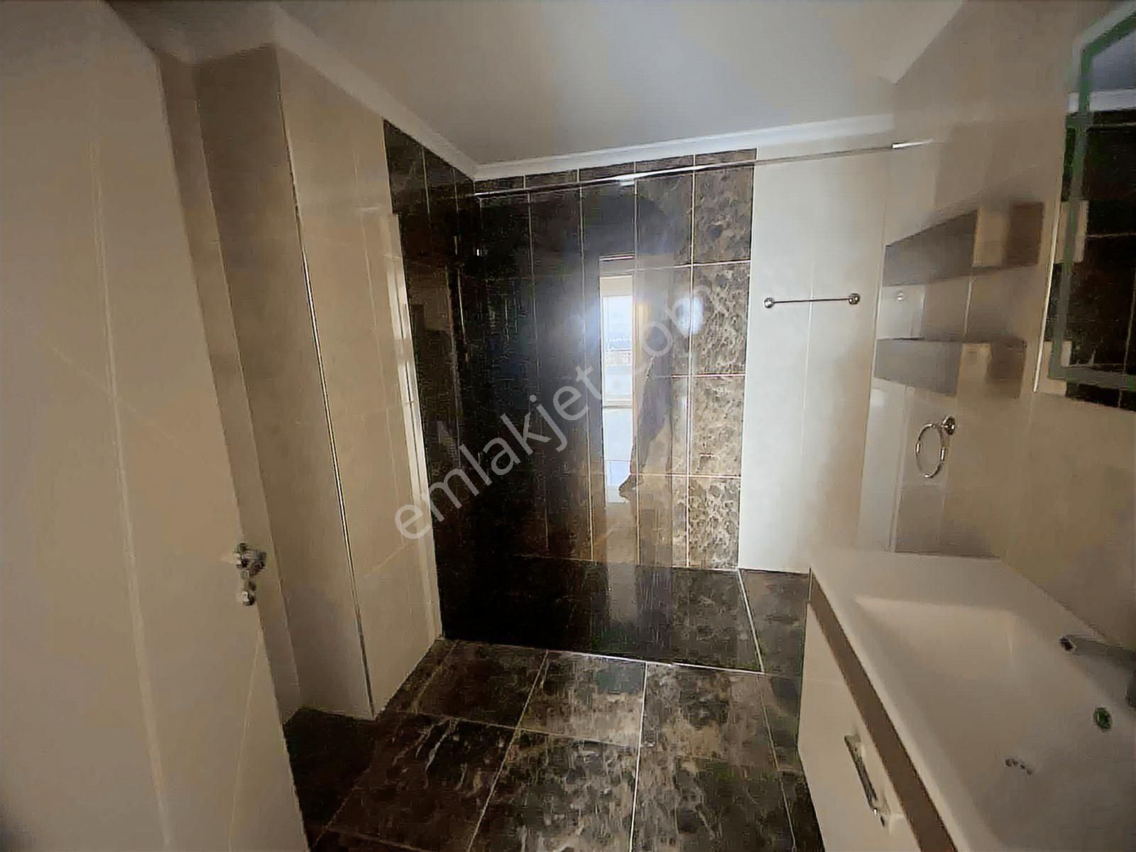 Batıkent Çakırlarda Sitede Çift Girişli Teraslı 8+2 Dubleks - Görsel 28