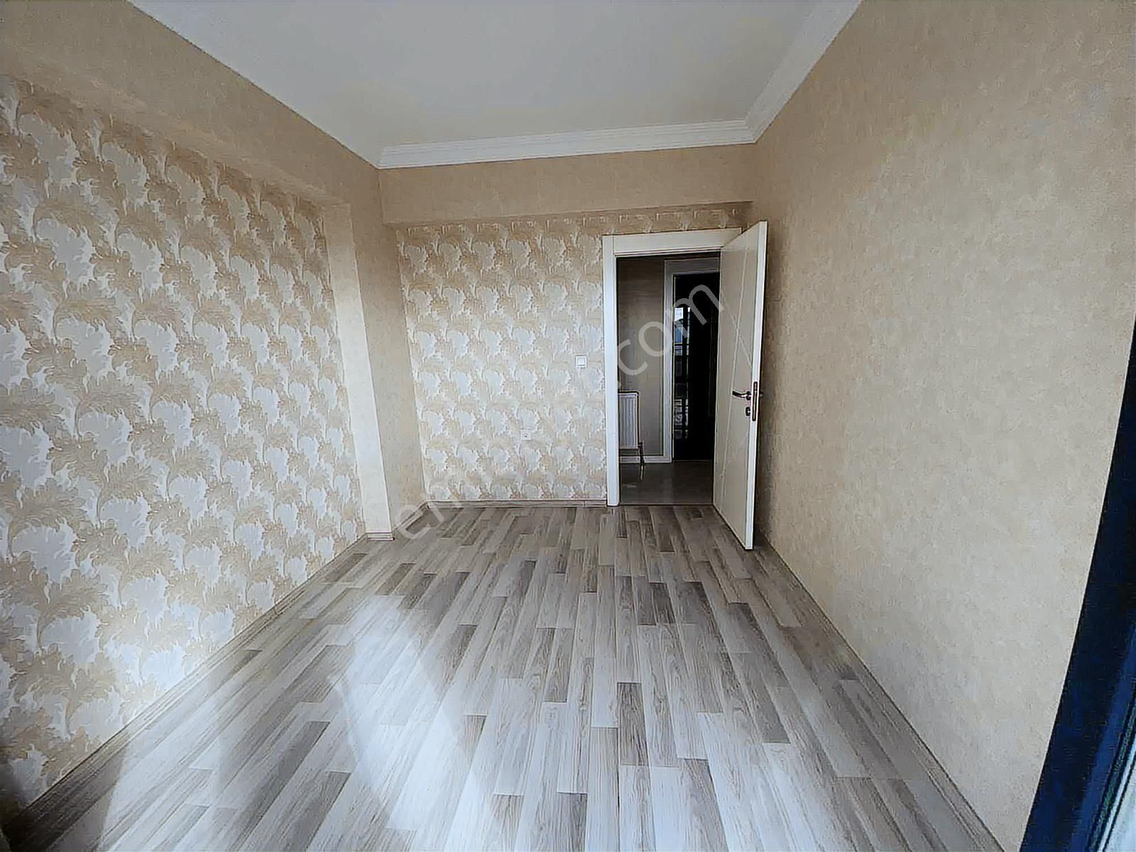Batıkent Çakırlarda Sitede Çift Girişli Teraslı 8+2 Dubleks - Görsel 9