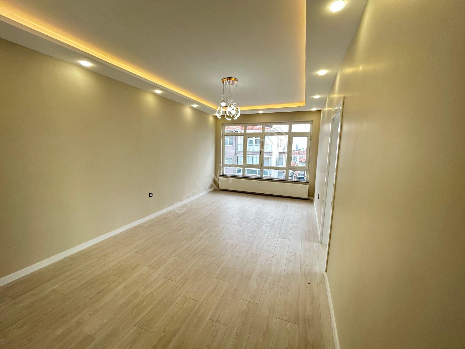 Taner'den Dikmen Name Sok'ta 3+1 Üst Kat Ön Cephe Lüks Yapılı - Görsel 3