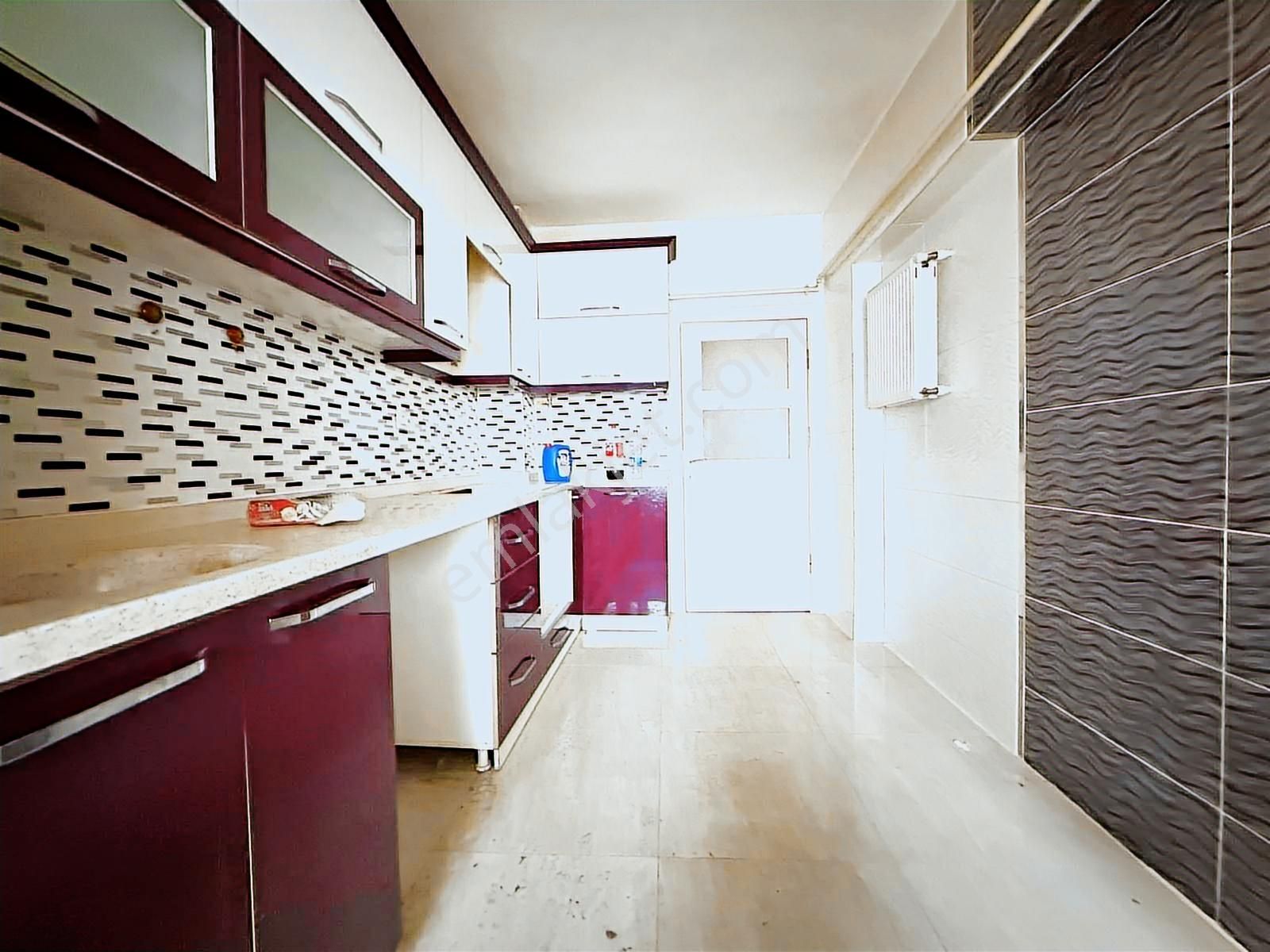 İmir Emlak'tan 3+1 Merkezi Konumda Yüksek Giriş Daire - Görsel 3