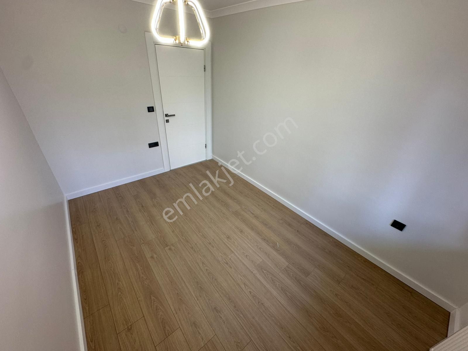 Dora Dan Altınkum Pazar Sokağında Ön Cephe 2+1 Daire - Görsel 32