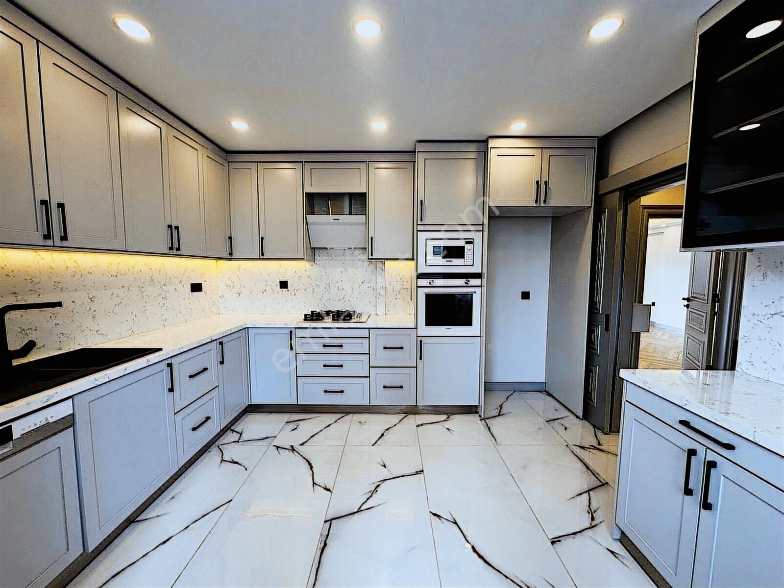 Poyraz'dan Göztepede Bağdat Caddesine Yakn Katta Tek 145 Net 4+1 - Görsel 23