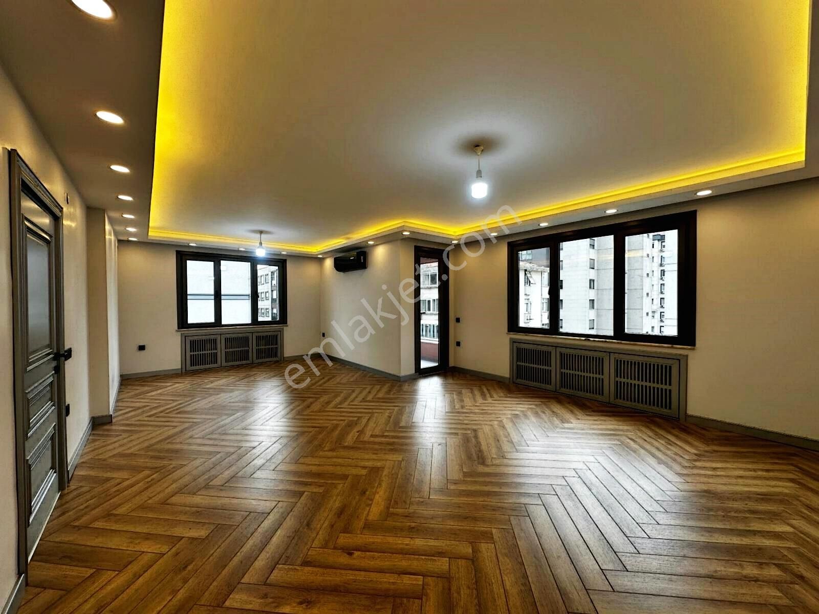 Poyraz'dan Göztepede Bağdat Caddesine Yakn Katta Tek 145 Net 4+1