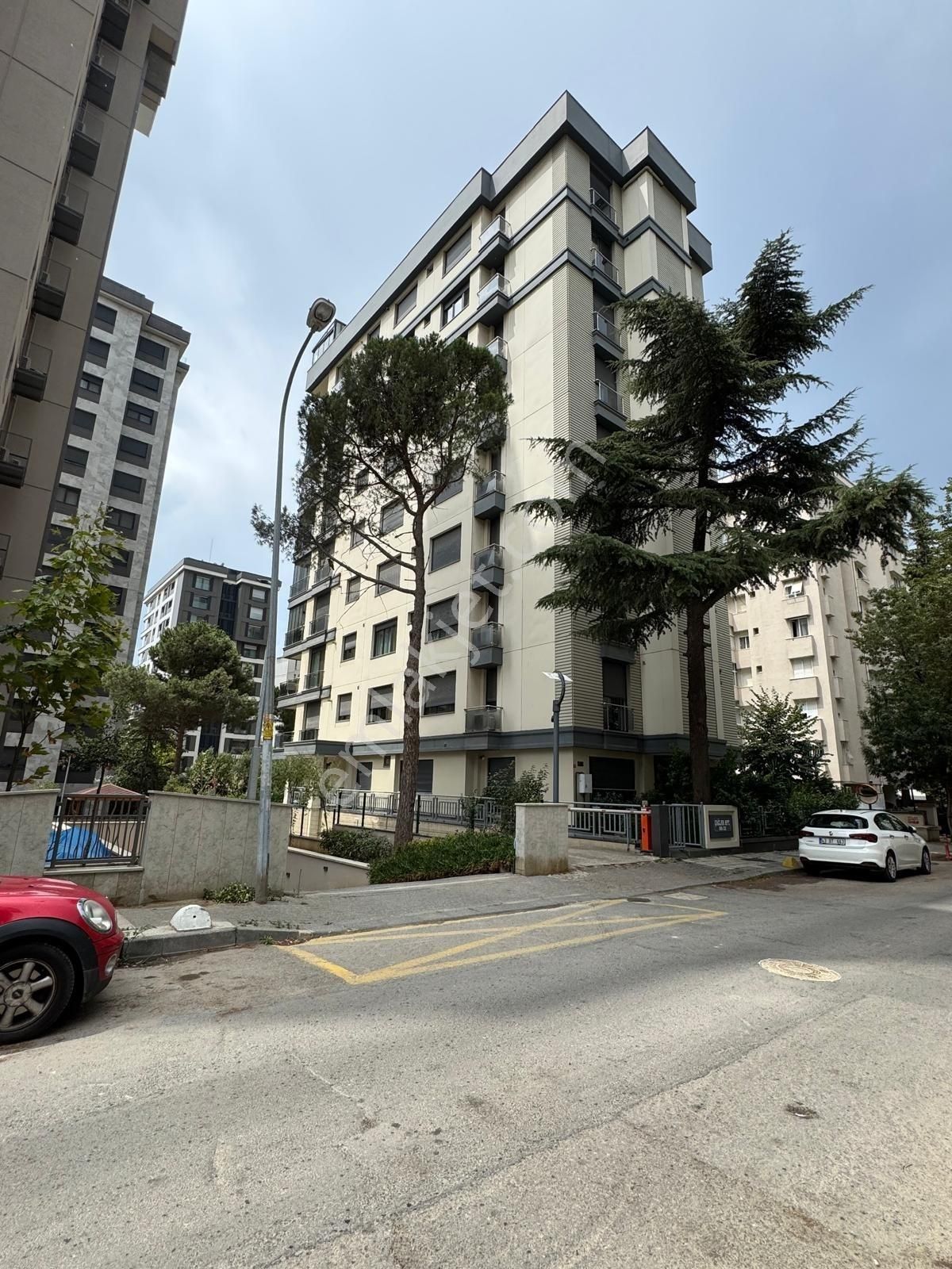 Poyraz'dan Suadiyede Bağdat Caddesine Çok Yakın Balkonlu 3+1 - Görsel 19