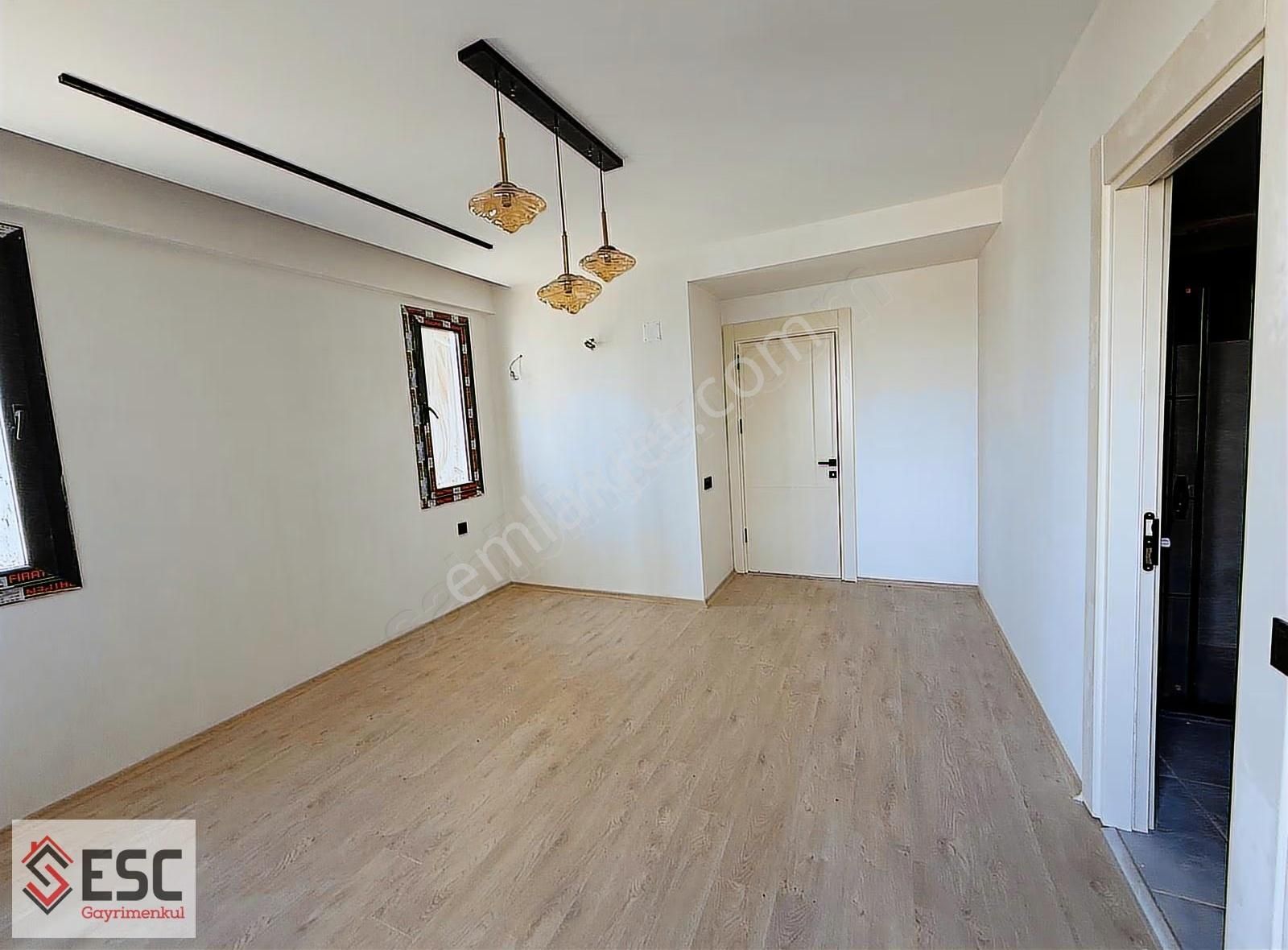 Esc'den 75.yıl Mh,de Havuzlu Geniş M2 2,5+1 Daire Esc1936 - Görsel 9