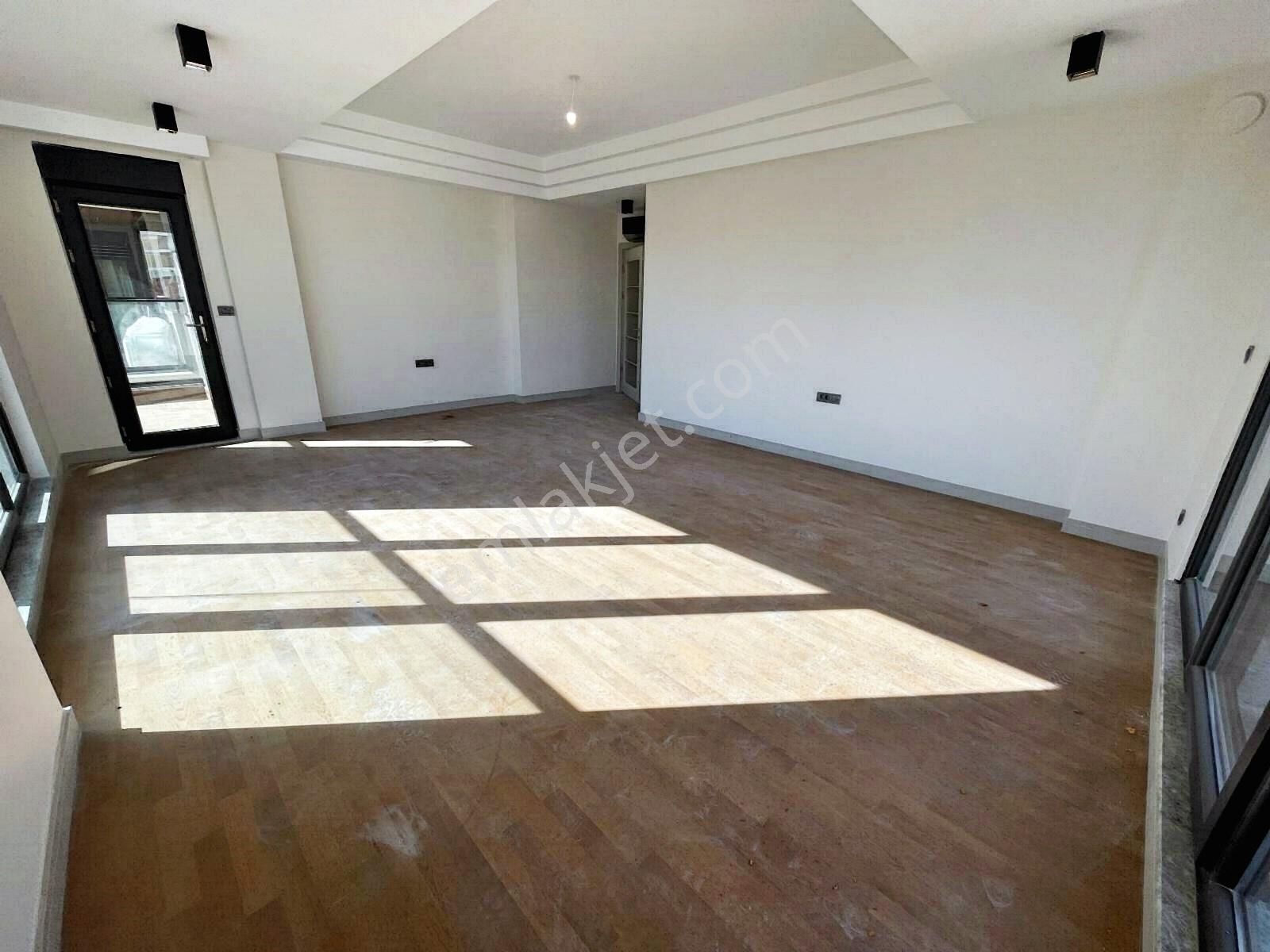 Poyraz'dan Erenköy'de Sıfır Binada Balkonlu 120 M2 Net Satılık - Görsel 12