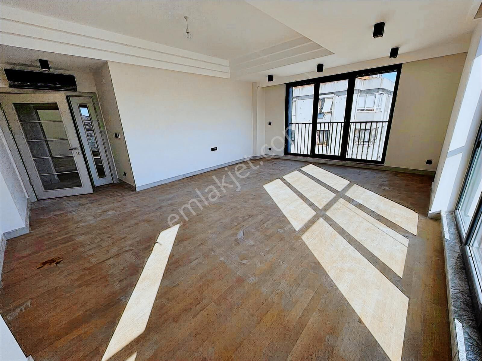 Poyraz'dan Erenköy'de Sıfır Binada Balkonlu 120 M2 Net Satılık - Görsel 6