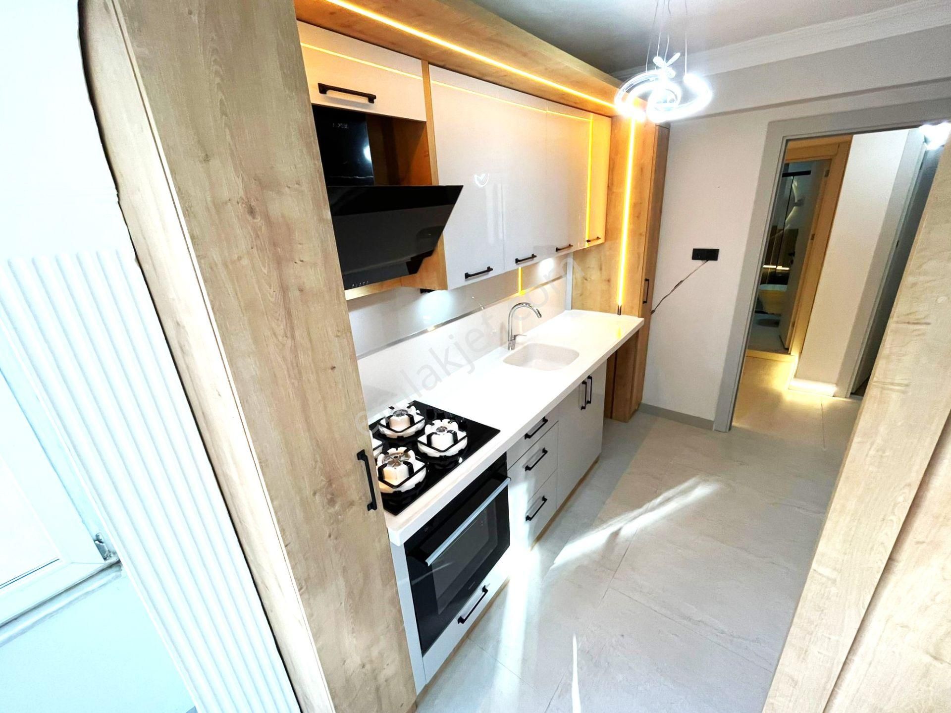 Aygül'den Akçay'da Ayrı Mutfaklı İçi Full Yapılı Ara Kat Geniş Kapalı Balkonlu 2+1 Satılık Lüx Daire - Görsel 4