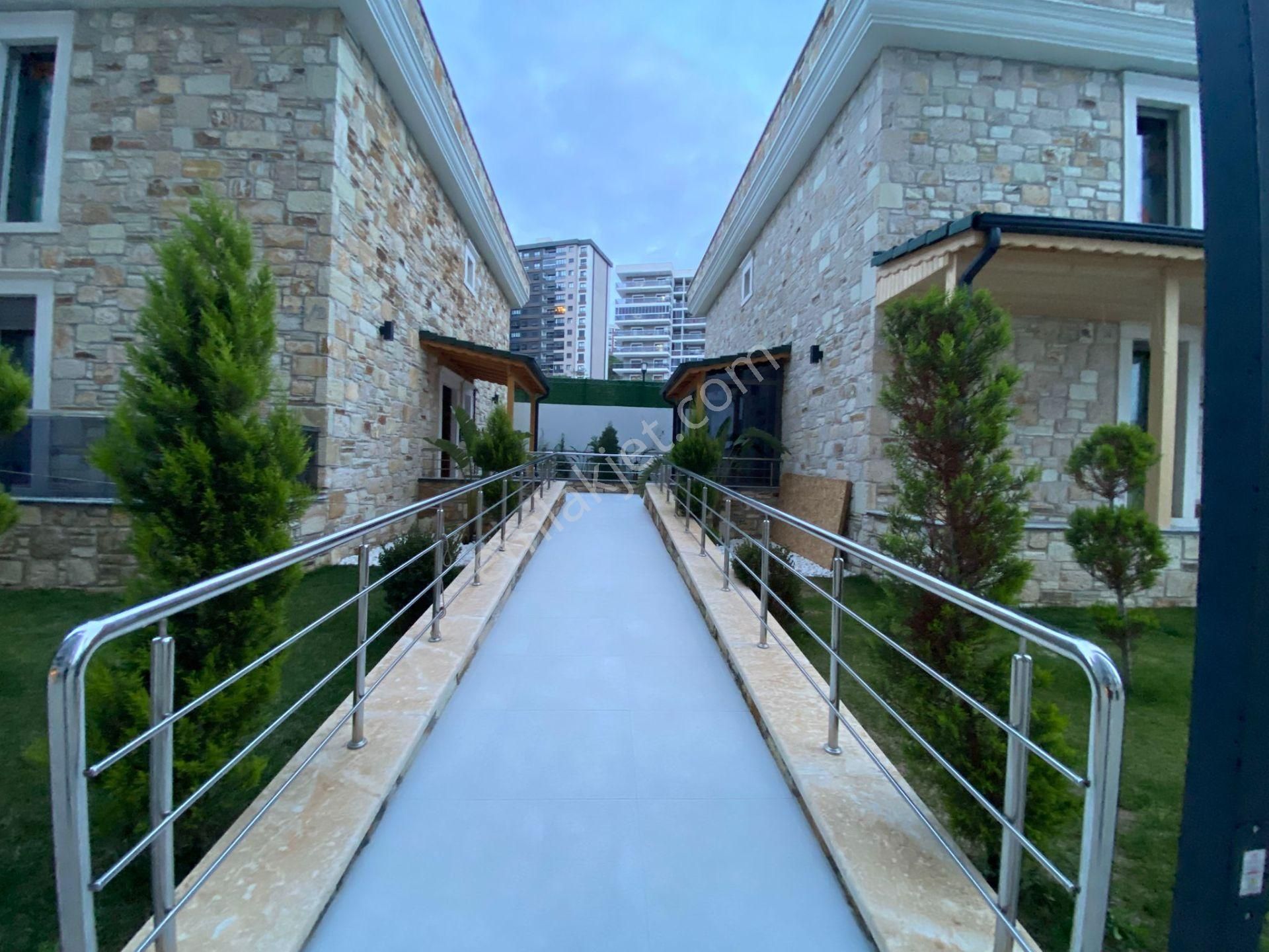 Ulukent Kent'2 De Satılık Site İçi 3 Katlı Taş Tribleks Villa - Görsel 2