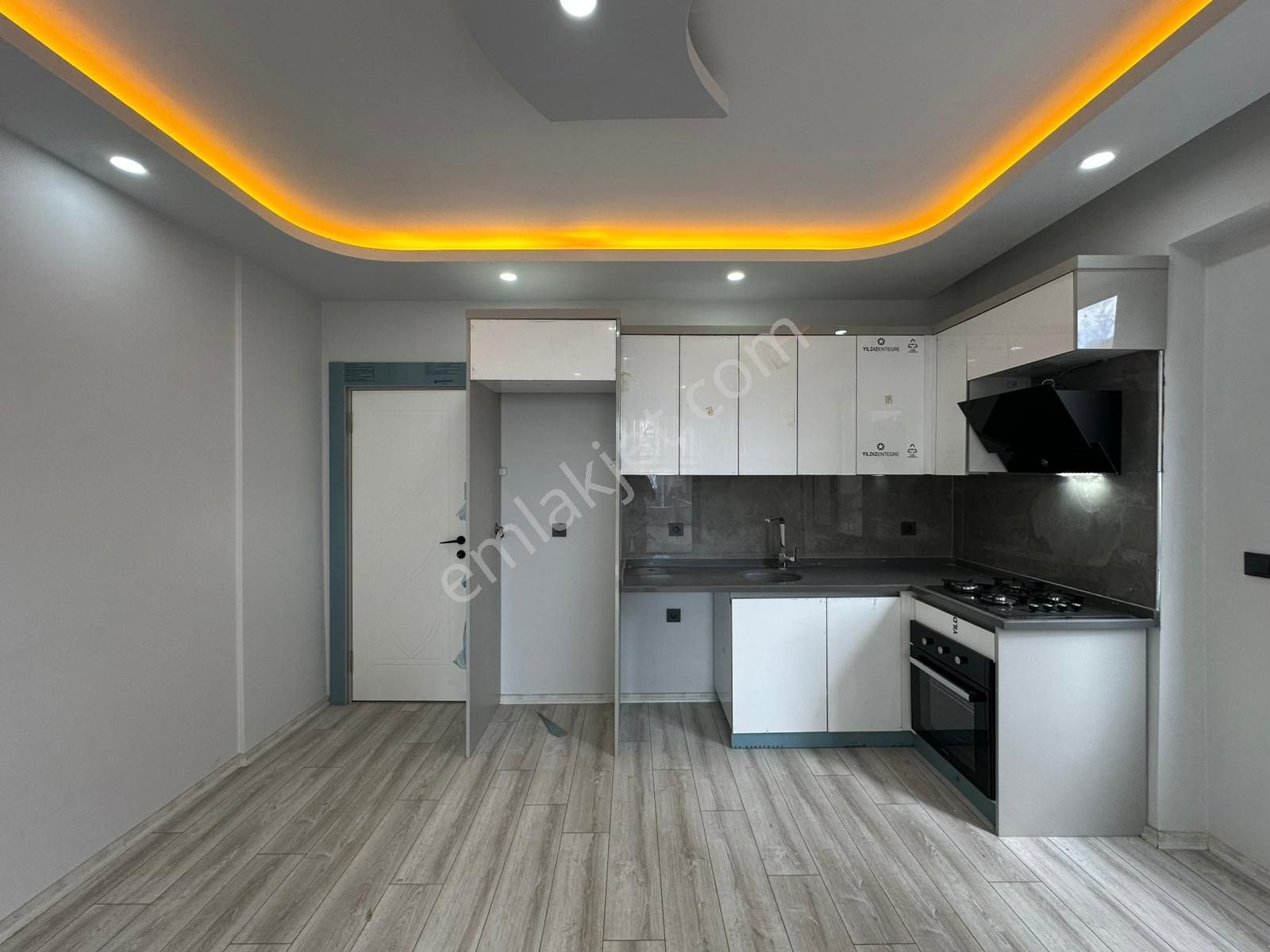 Doradan Akçay Kordona 20 Adım Mesafede Ön Cephe Ara Kat 1+1 - Görsel 2