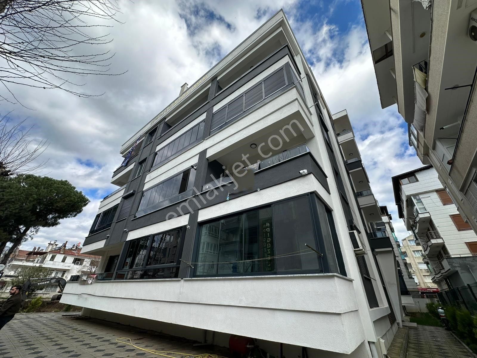 Doradan Akçay Kordona 20 Adım Mesafede Ön Cephe Ara Kat 1+1 - Görsel 34