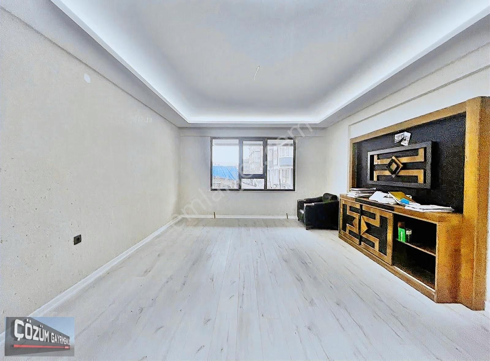 Çözüm'de Cadde Kenarı Sıfır 4+1 Çift Banyolu İskanlı Full Yapılı - Görsel 12