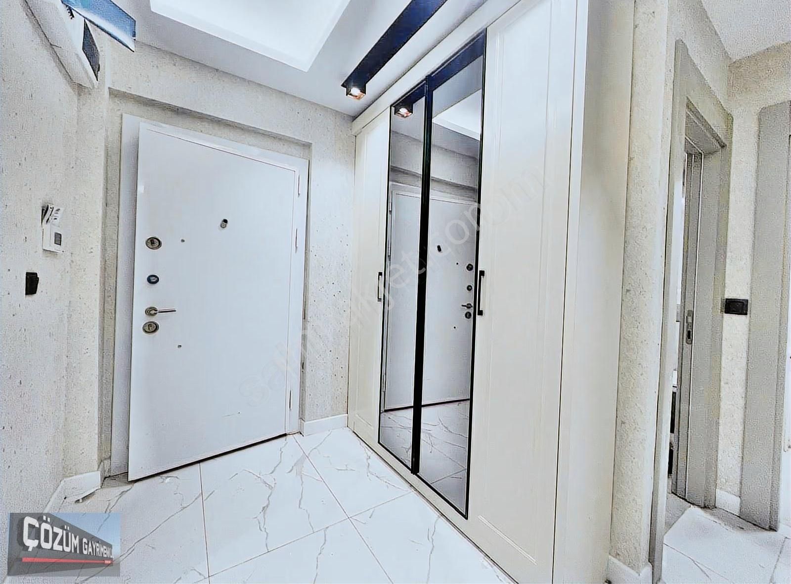 Çözüm'de Cadde Kenarı Sıfır 4+1 Çift Banyolu İskanlı Full Yapılı - Görsel 6