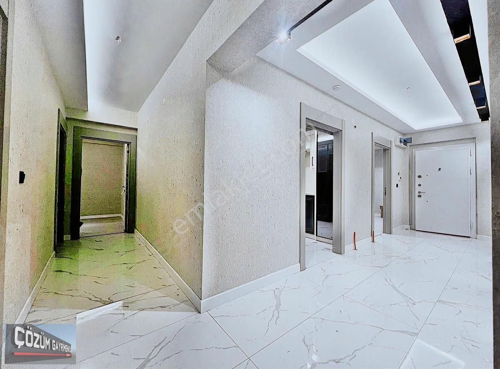 Çözüm'de Cadde Kenarı Sıfır 4+1 Çift Banyolu İskanlı Full Yapılı - Görsel 27