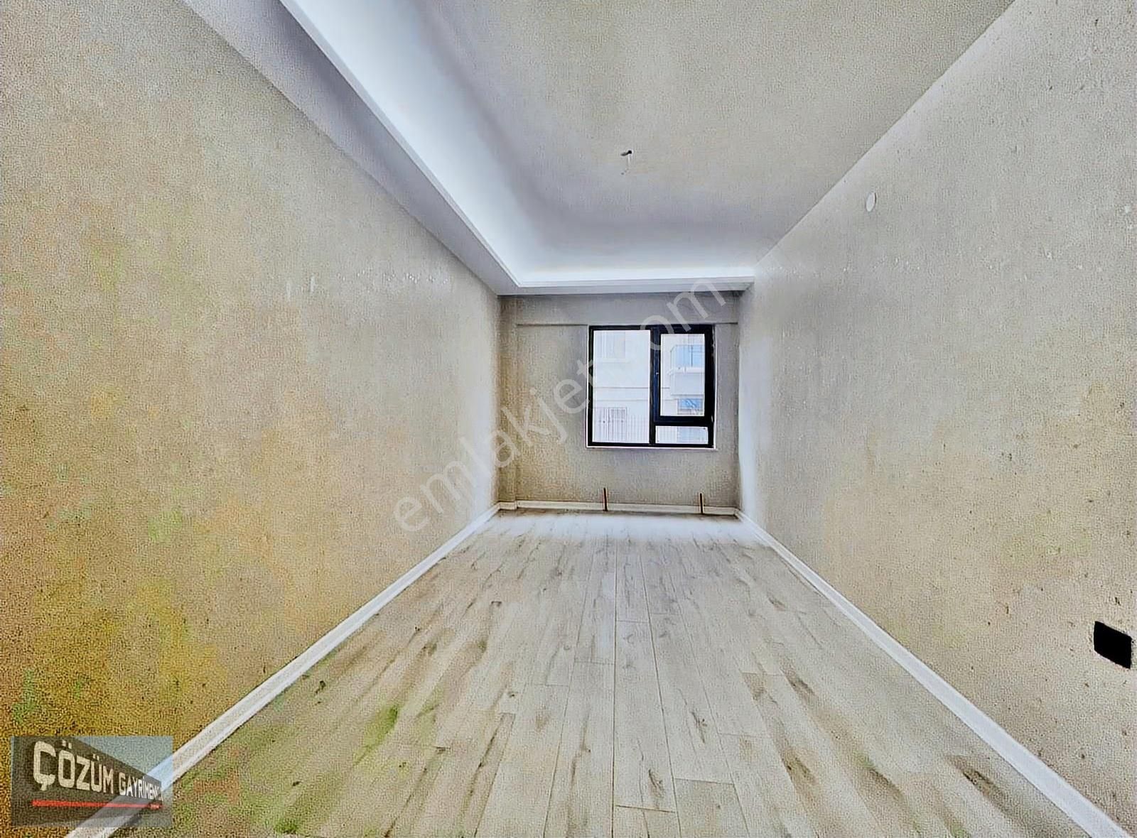 Çözüm'de Cadde Kenarı Sıfır 4+1 Çift Banyolu İskanlı Full Yapılı - Görsel 32