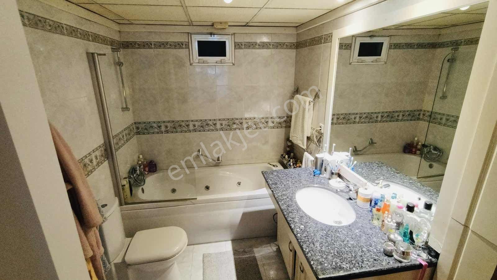 Bostanlı Villa Tadında Bahçeli Satılık 4+1 Dubleks - Görsel 25