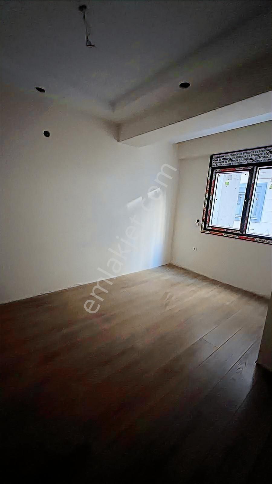 Dikilitaşta Yeni Bina Satılık 1+1 Bahçe Katı - Görsel 8