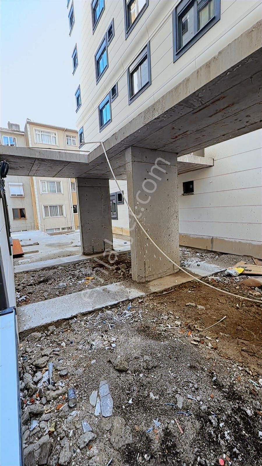 Dikilitaşta Yeni Bina Satılık 1+1 Bahçe Katı - Görsel 9