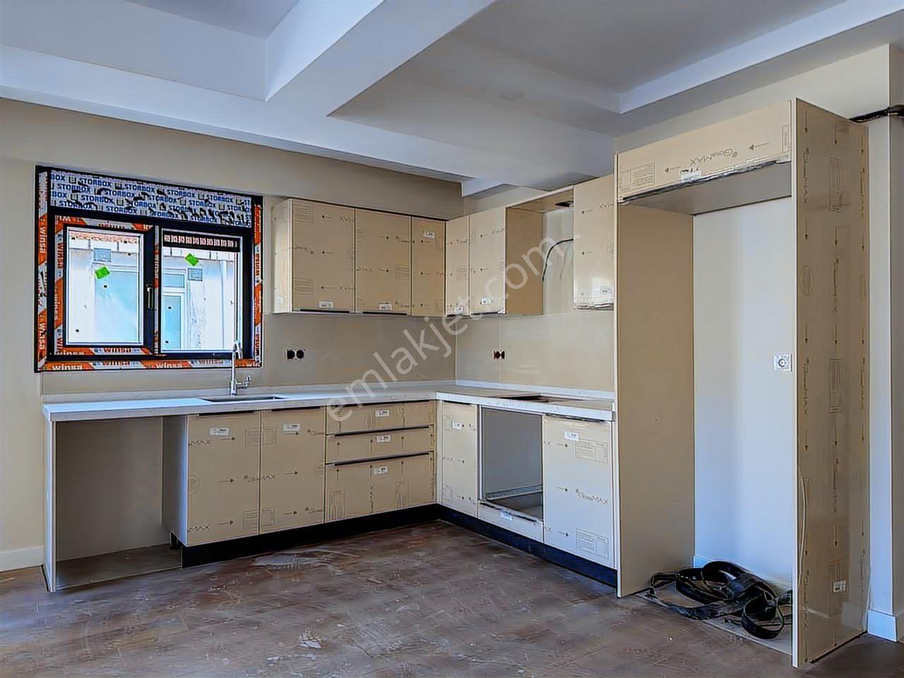 Dikilitaşta Yeni Bina Satılık 1+1 Bahçe Katı - Görsel 3