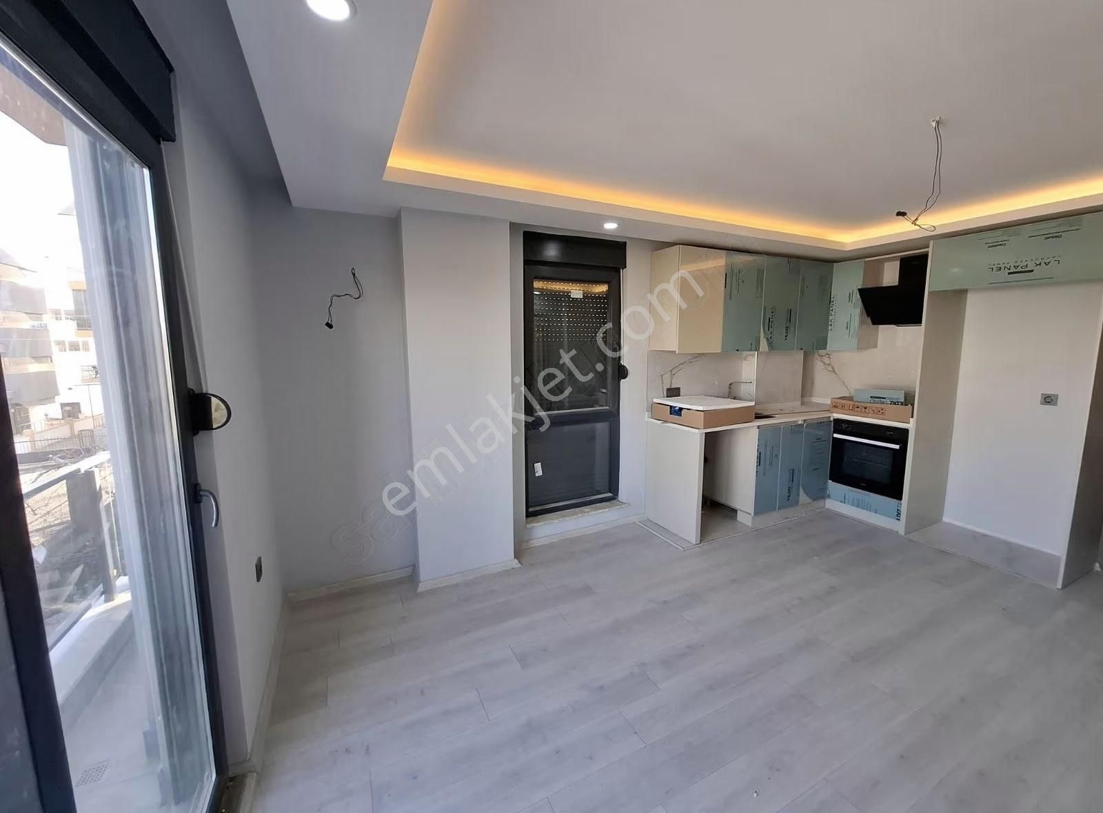 Fevzi Çakmak'da Katta Etrafı Açık Satılık 1+1 Sıfır Daire