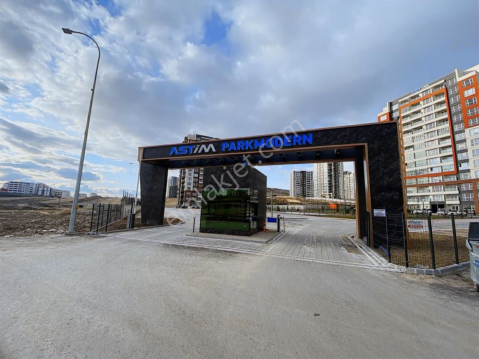 Batıkent Çakırlar Yuvada Astimparkmodern Havuzcephe 1+1 Kiralık - Görsel 9