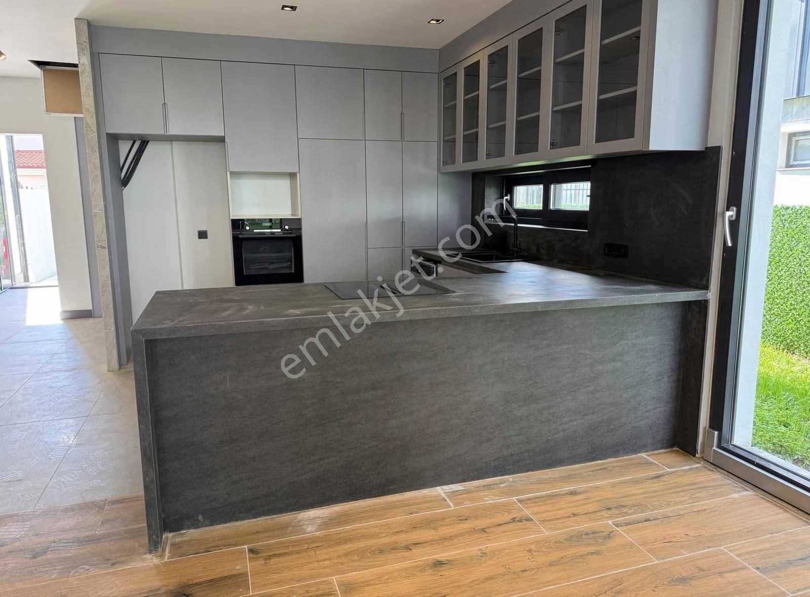 Döşemealtın'da Müstakil Havuz'lu 4+1 Villa - Görsel 8