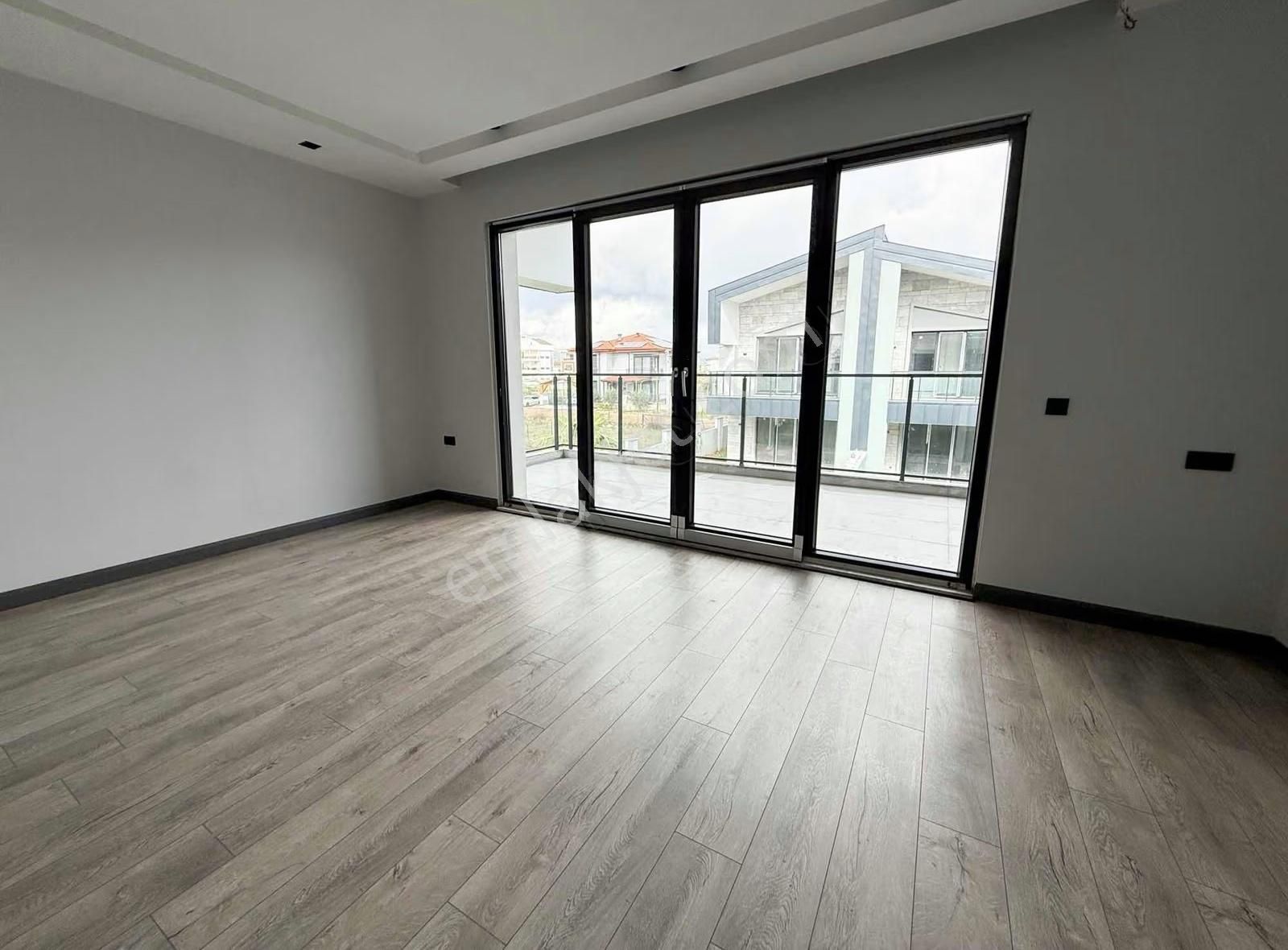 Döşemealtın'da Müstakil Havuz'lu 4+1 Villa - Görsel 7