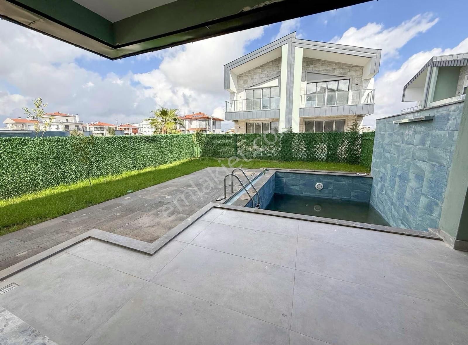 Döşemealtın'da Müstakil Havuz'lu 4+1 Villa - Görsel 3