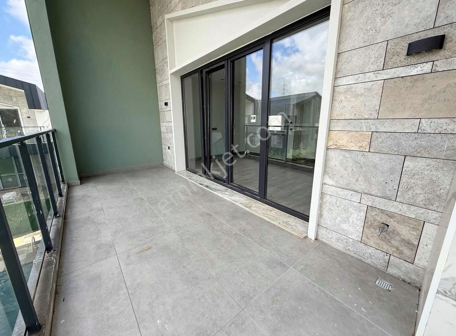 Döşemealtın'da Müstakil Havuz'lu 4+1 Villa - Görsel 13