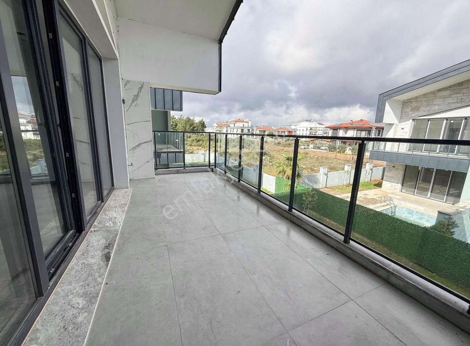 Döşemealtın'da Müstakil Havuz'lu 4+1 Villa - Görsel 16