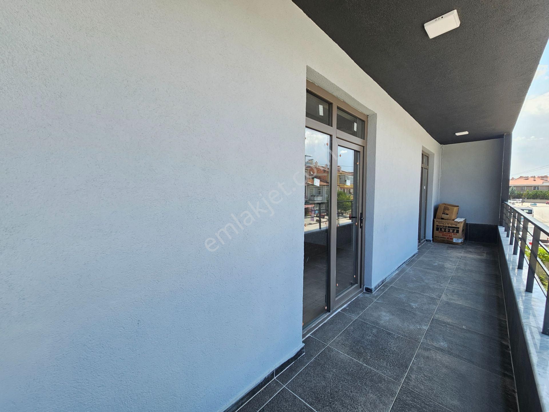 Cadde Yakınıişyapar Gayrimenkul'den Sıfır Lüks 2+1 Daire - Görsel 16