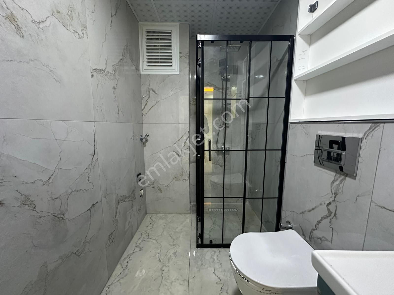 Doradan Akçay Kordona 20 Adım Mesafede 1+1 Daire - Görsel 19