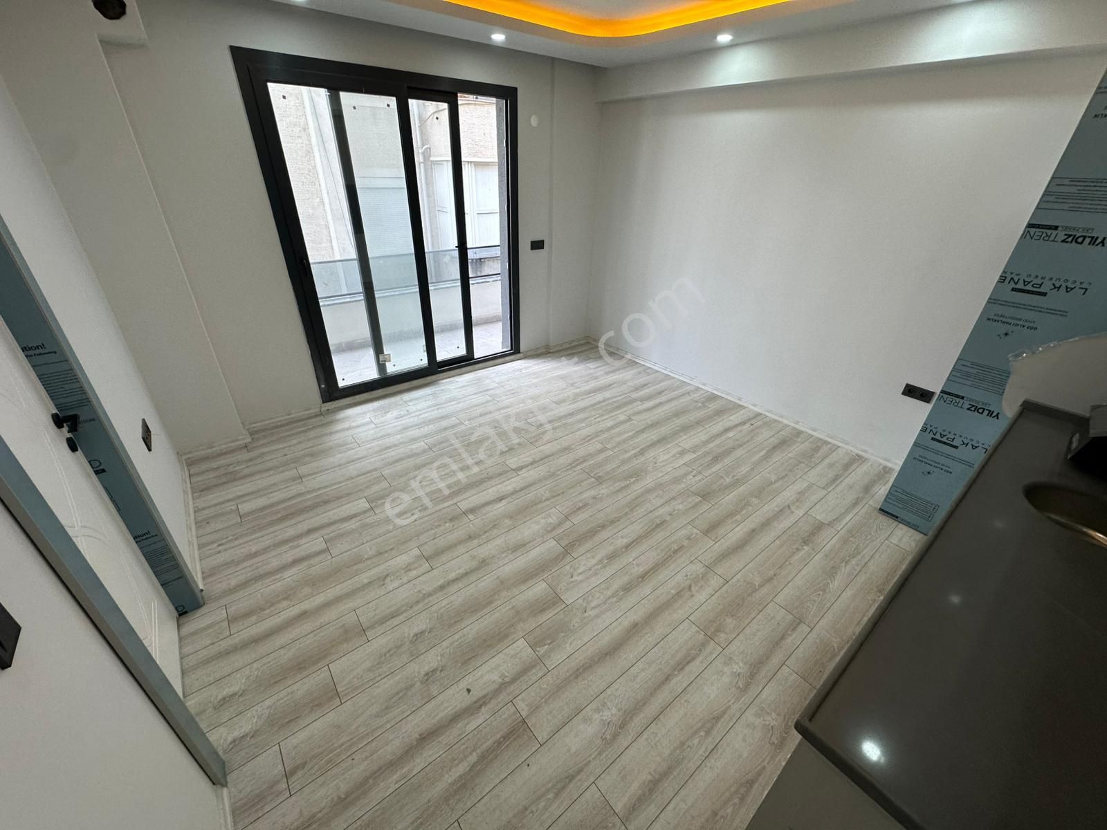 Doradan Akçay Kordona 20 Adım Mesafede 1+1 Daire - Görsel 8