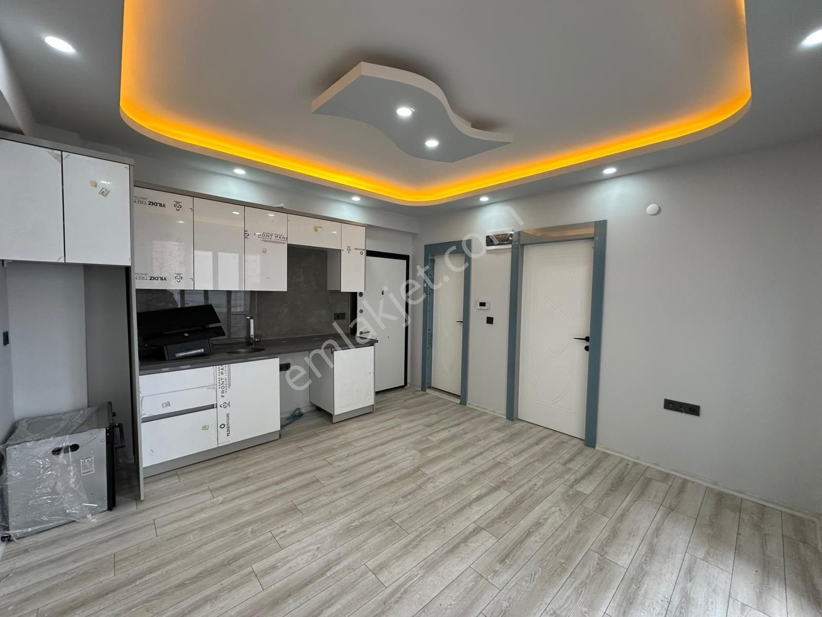 Doradan Akçay Kordona 20 Adım Mesafede 1+1 Daire - Görsel 4