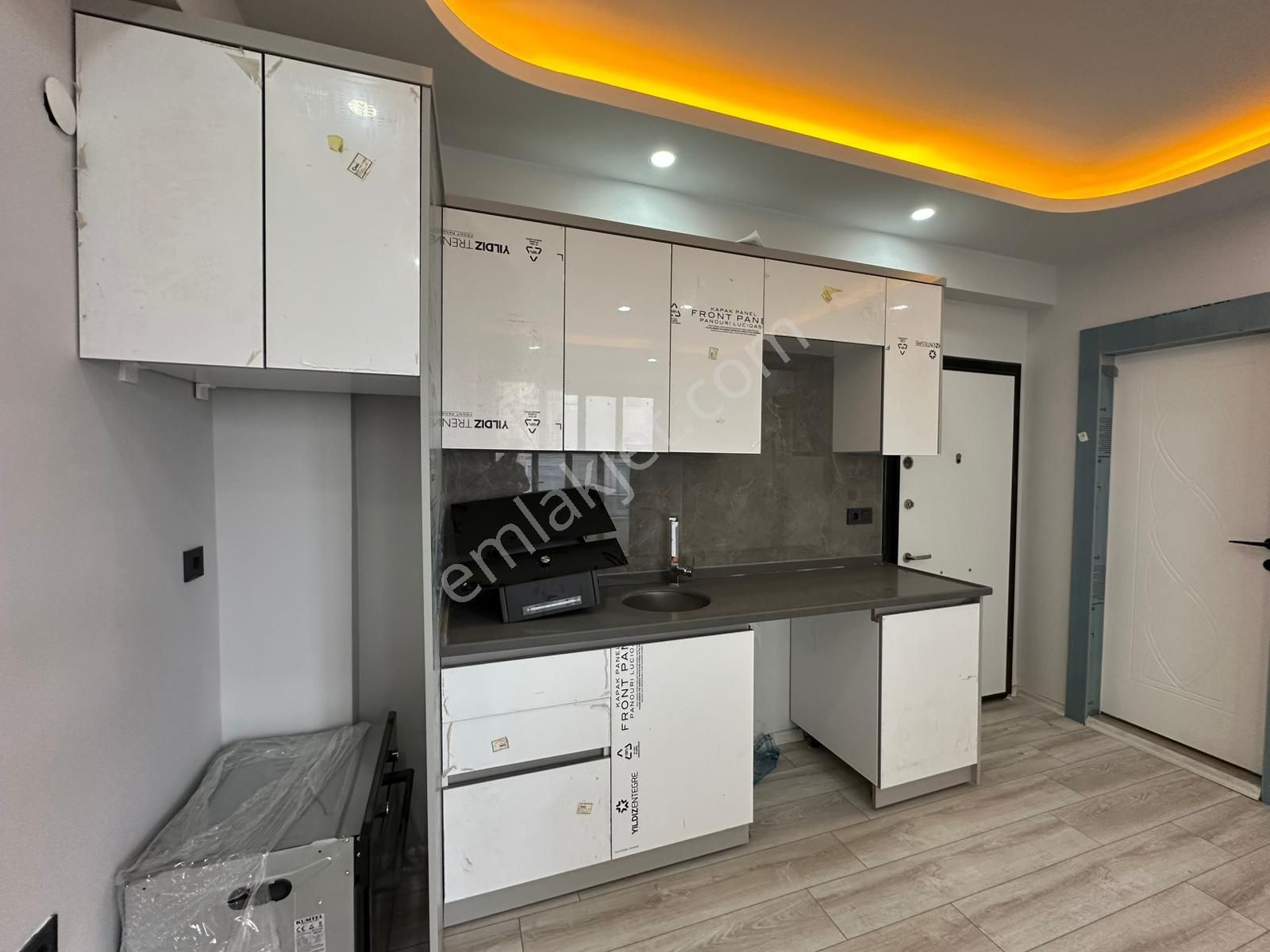 Doradan Akçay Kordona 20 Adım Mesafede 1+1 Daire - Görsel 3