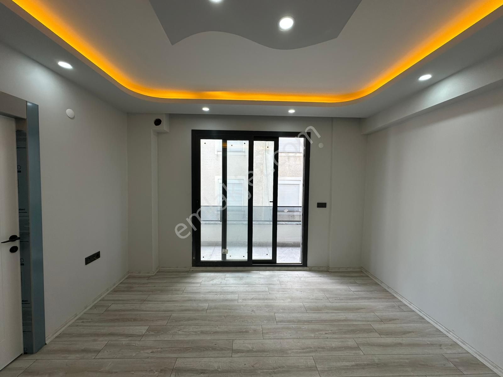 Doradan Akçay Kordona 20 Adım Mesafede 1+1 Daire - Görsel 7