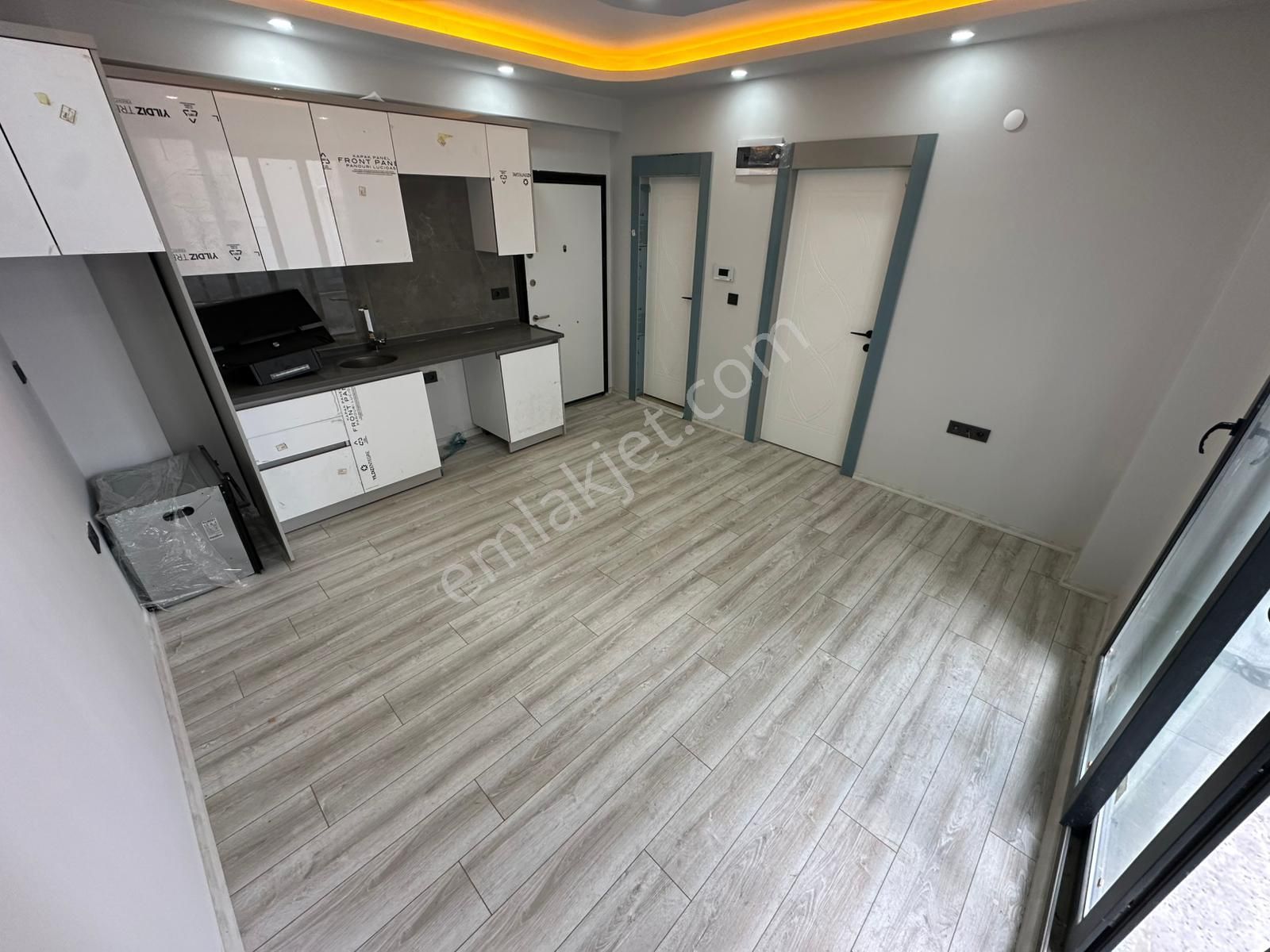 Doradan Akçay Kordona 20 Adım Mesafede 1+1 Daire - Görsel 2