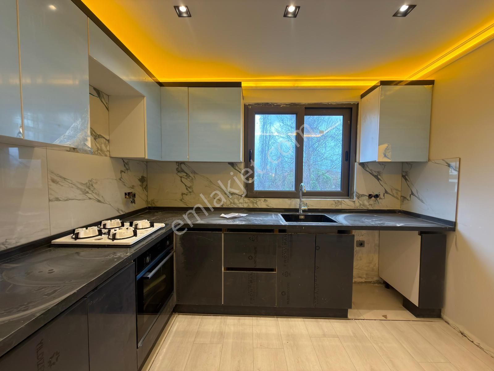 🏡 Referans'tan İkizçay'da Modern Tasarımlı Ebeveyn Banyolu Ön Cpehe 3+1 Dubleks