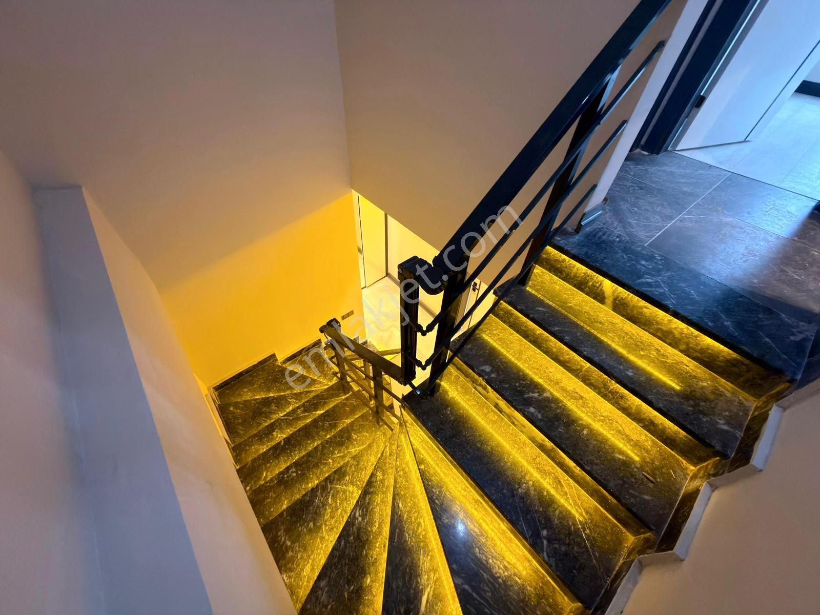 🏡 Referans'tan İkizçay'da Modern Tasarımlı Ebeveyn Banyolu Ön Cpehe 3+1 Dubleks - Görsel 19