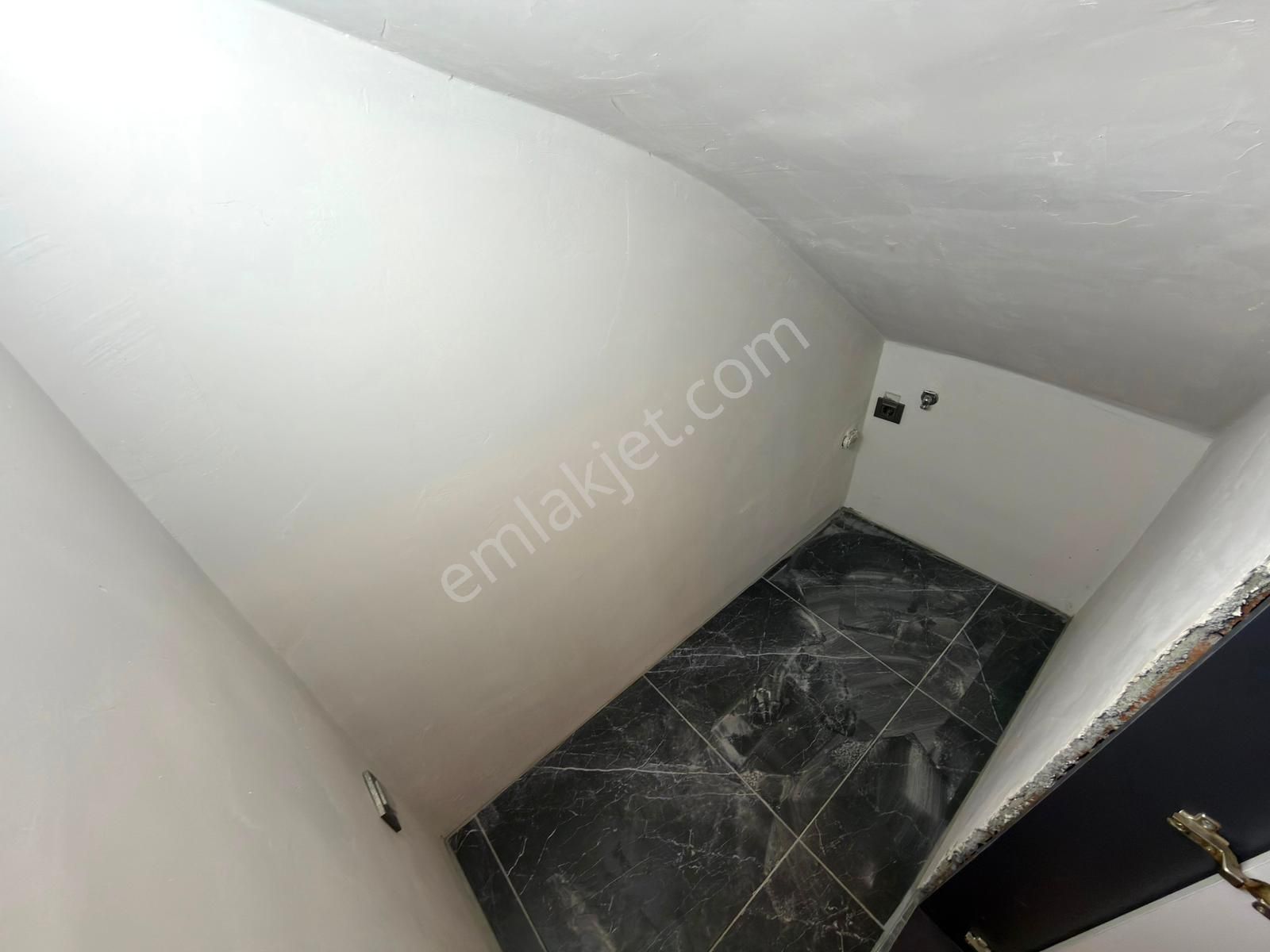 🏡 Referans'tan İkizçay'da Modern Tasarımlı Ebeveyn Banyolu Ön Cpehe 3+1 Dubleks - Görsel 24