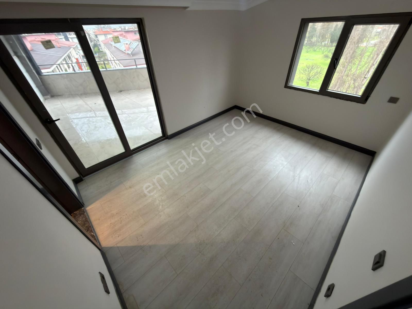 🏡 Referans'tan İkizçay'da Modern Tasarımlı Ebeveyn Banyolu Ön Cpehe 3+1 Dubleks - Görsel 10