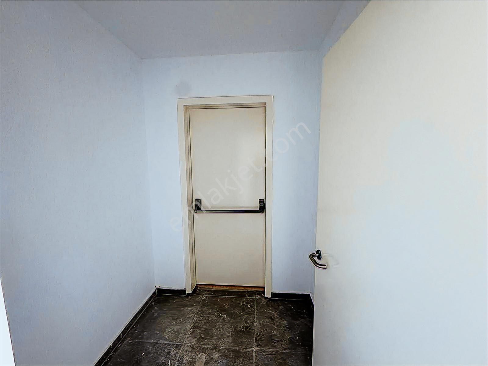 Kapanmaz Deniz Manzaralı,prestijli Konumda Satılık 3+1 Daire - Görsel 24