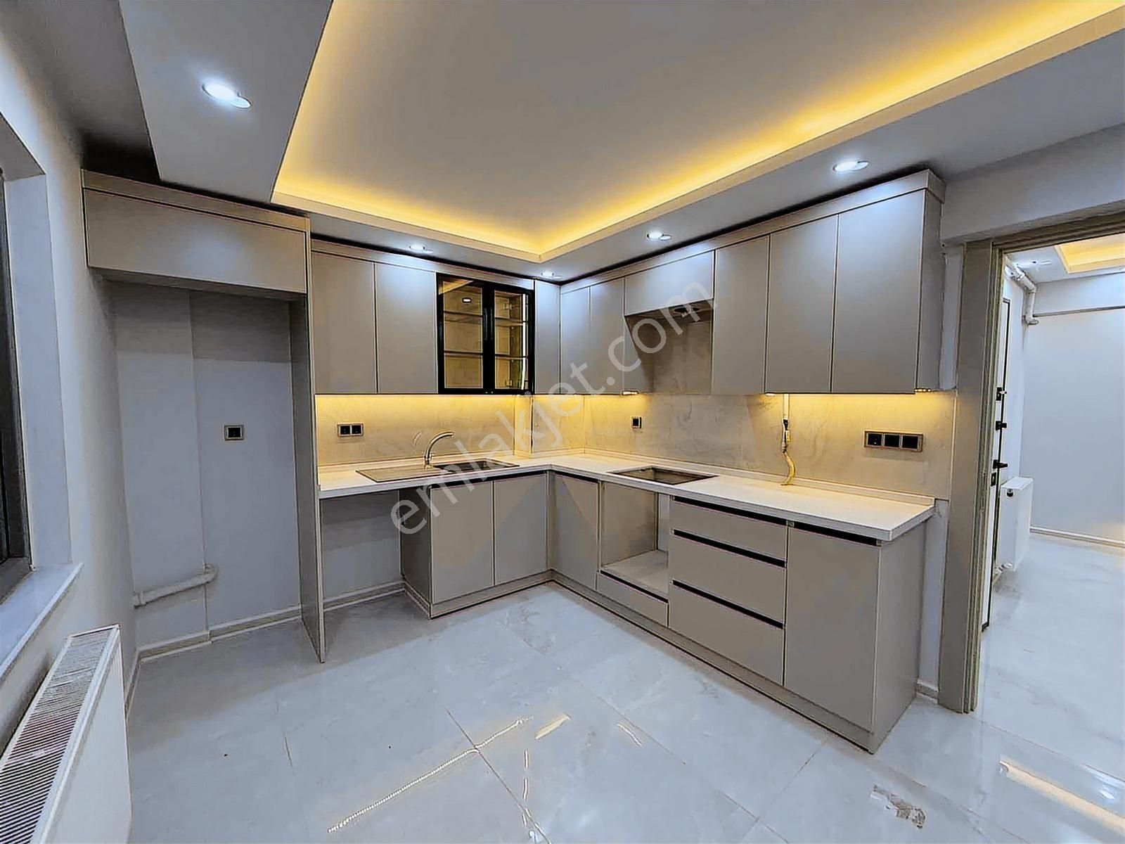 Emlak Center'dan Ulu Park Civarında Satılık 3+1 Ara Kat