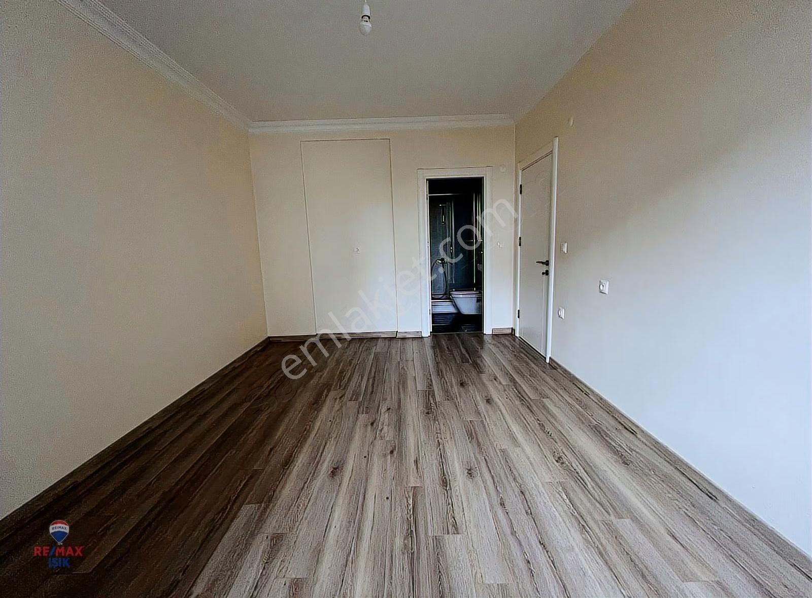 Kurtköy Merkez'de, Lüks Sitede Kiralık Ebeveyn Banyolu Geniş 3+1 - Görsel 8