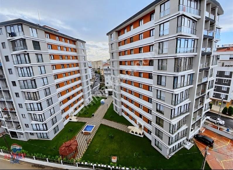Kurtköy Merkez'de, Lüks Sitede Kiralık Ebeveyn Banyolu Geniş 3+1