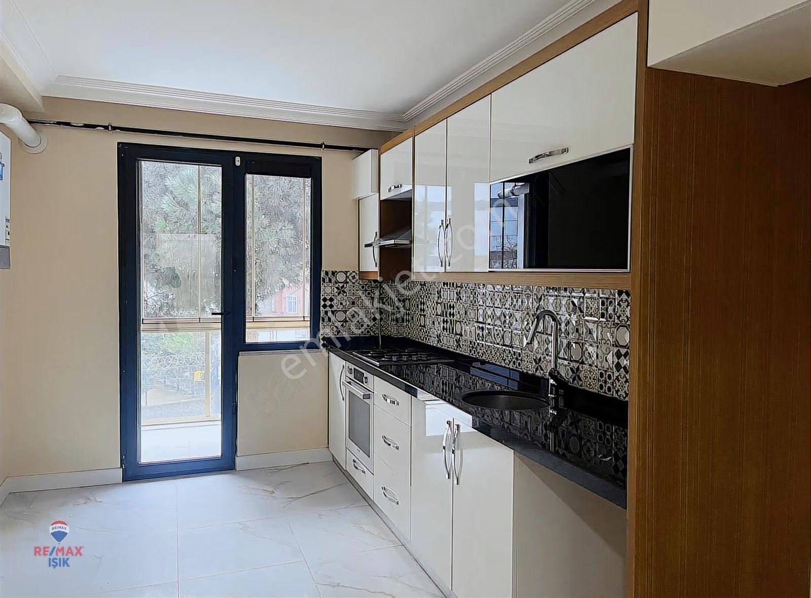 Kurtköy Merkez'de, Lüks Sitede Kiralık Ebeveyn Banyolu Geniş 3+1 - Görsel 19