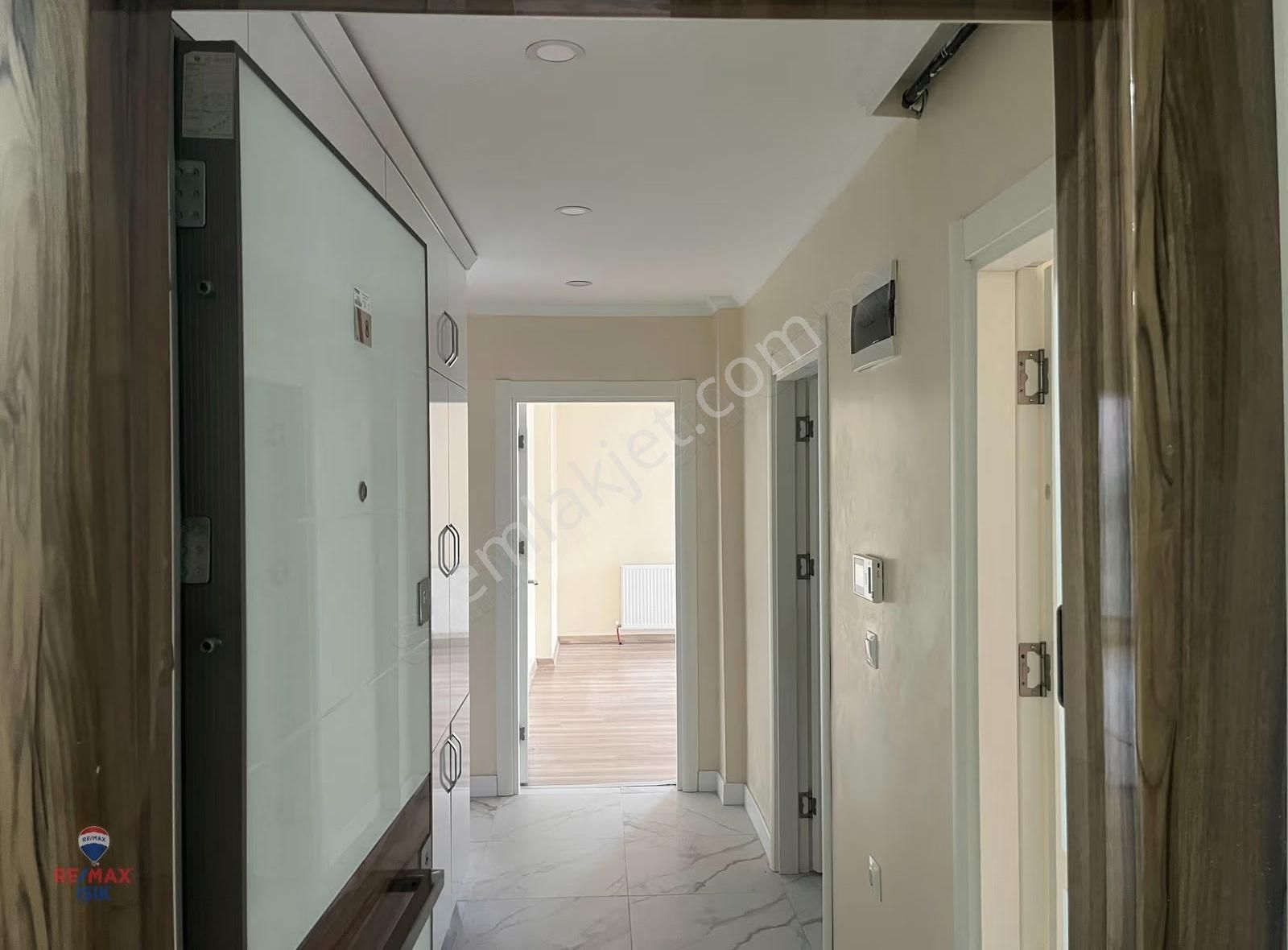 Kurtköy Merkez'de, Lüks Sitede Kiralık Ebeveyn Banyolu Geniş 3+1 - Görsel 16