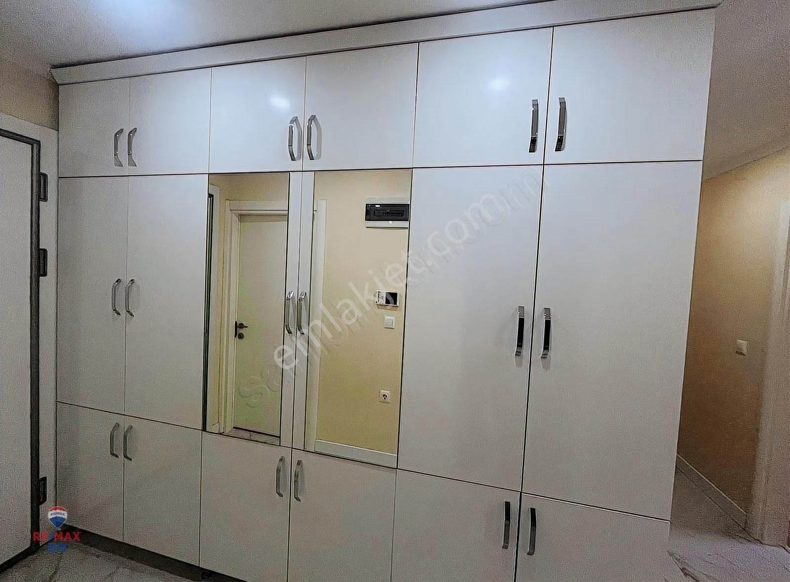 Kurtköy Merkez'de, Lüks Sitede Kiralık Ebeveyn Banyolu Geniş 3+1 - Görsel 3