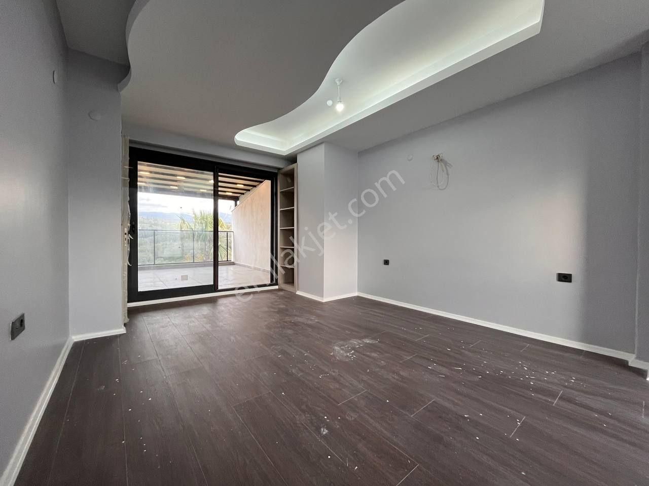 Müstakil Bahçeli, Manzaralı, Ortak Havuzlu Tribleks Villa! - Görsel 11