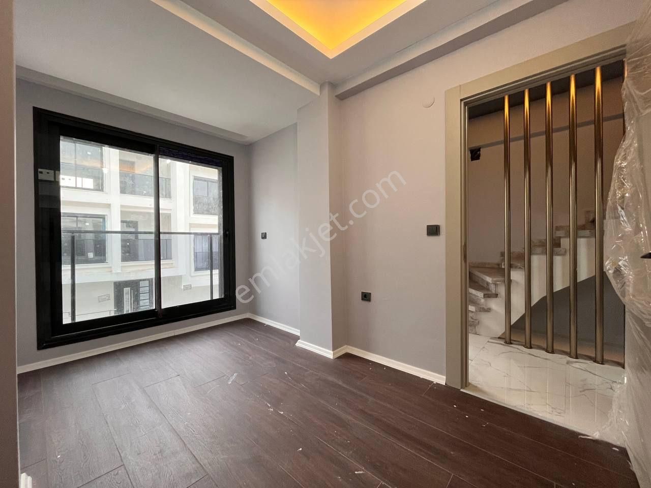 Müstakil Bahçeli, Manzaralı, Ortak Havuzlu Tribleks Villa! - Görsel 10